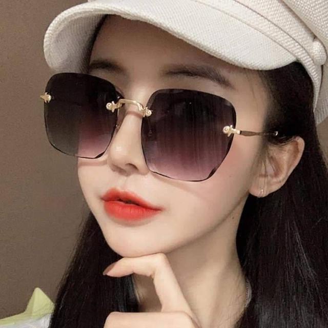 女款 無邊框方型墨鏡(預購)