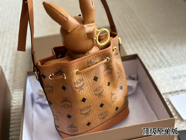 Coach 新品 Fiona Zip Tote 30 Coach 新品 Fiona 托特 30 来了