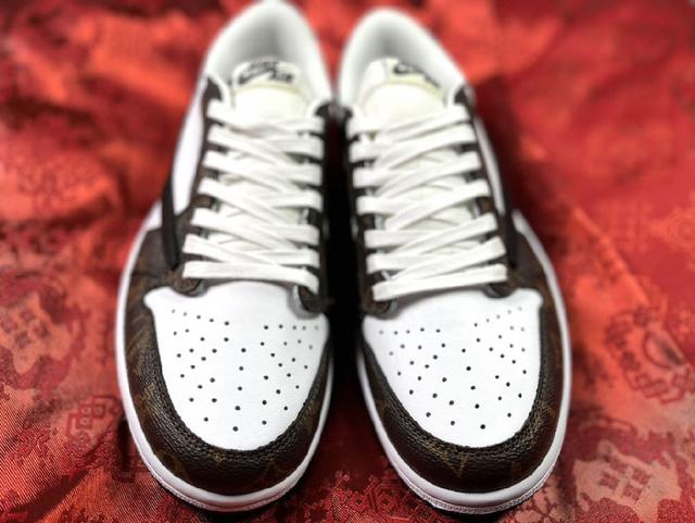 Rare Customized Air Jordan 1 TS低帮倒勾 supreme 驴牌