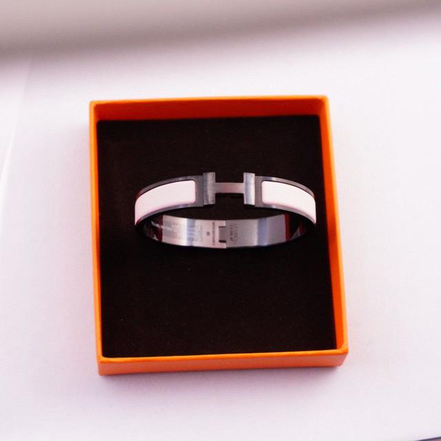 中性款式 男女都可以戴 尺码：17-19 cm磨砂超显高 质