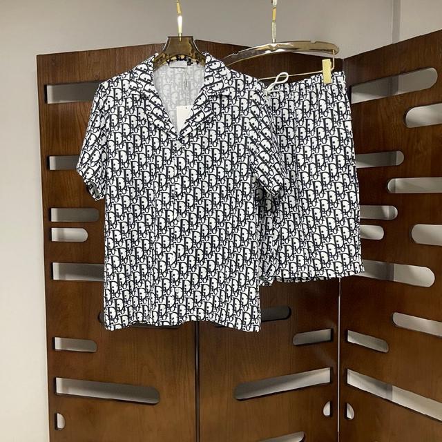 -Dio*r男士修身合体版型纯棉轻薄有型的西裤！