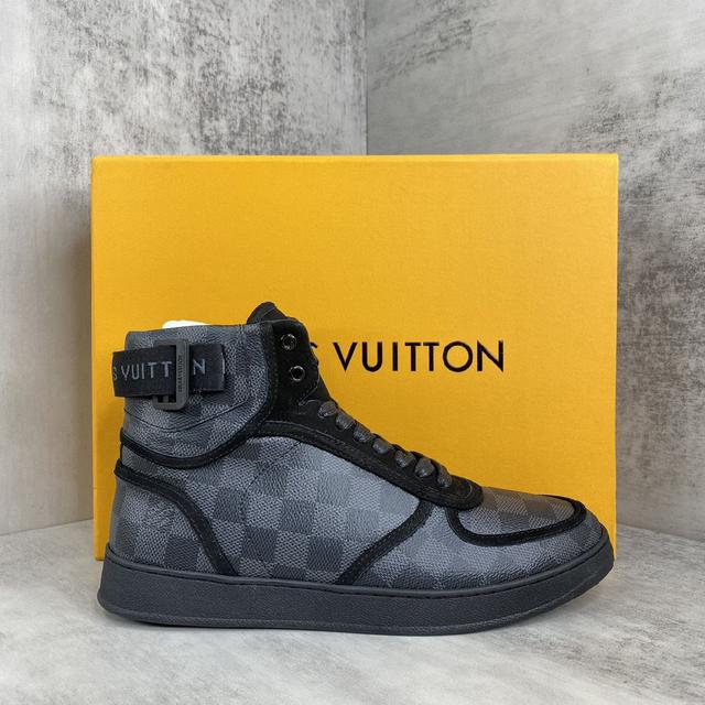 高帮运动鞋 Monogram 丹宁布取自可循环聚酯纤维