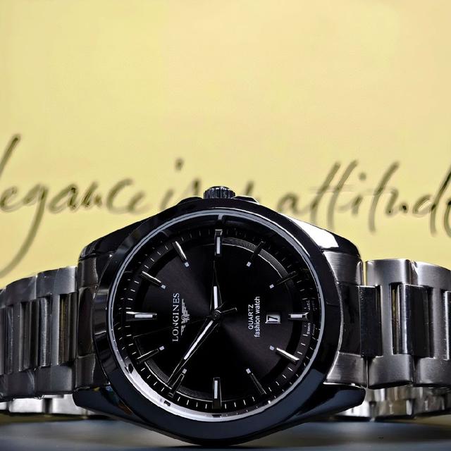 康卡斯系列腕表高性能时计，专为追求技术并拥有优雅态度的品位人士设计