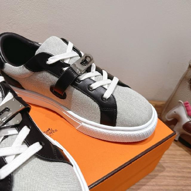 每一季都会出很多颜色 绝对是最值得买的配货之一