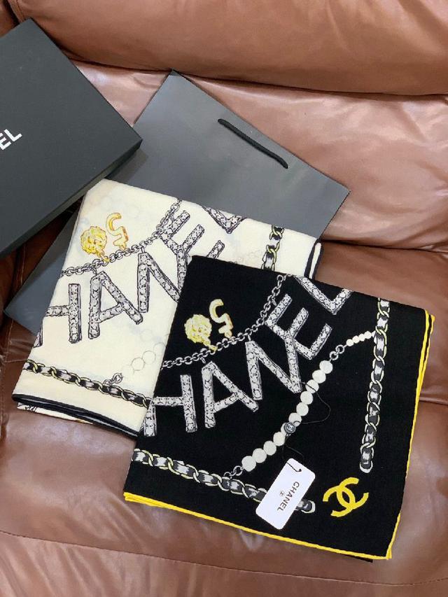 手工卷边丝绒方巾（30%桑蚕丝70%羊绒）