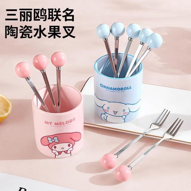 新款三麗鷗甜品水果叉收納罐組(預購)