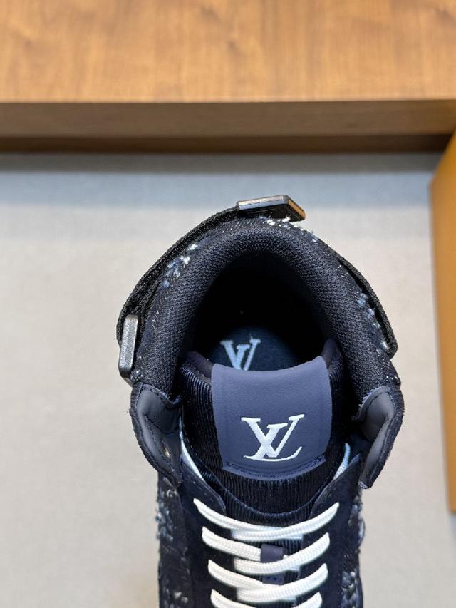 L家rivoli高帮运动鞋-顶级品质   本款运动鞋取材意