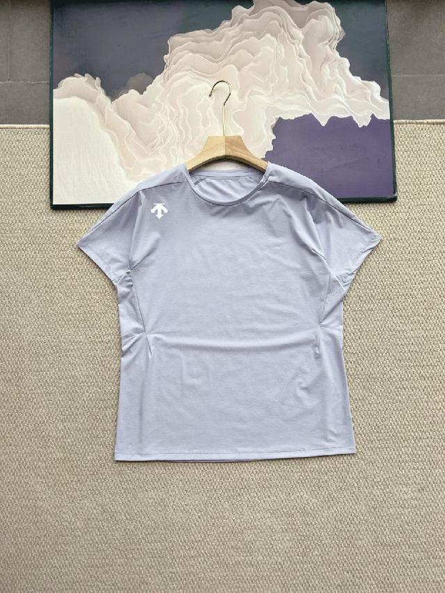 两穿款，连帽外套可拆卸成立领，专业户外高端防晒面料，抗紫外线皮肤保护