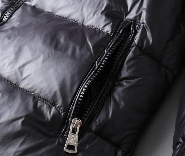 新款羽绒服 原版1:1订制五金配件全进口原版定制 欢迎专柜对