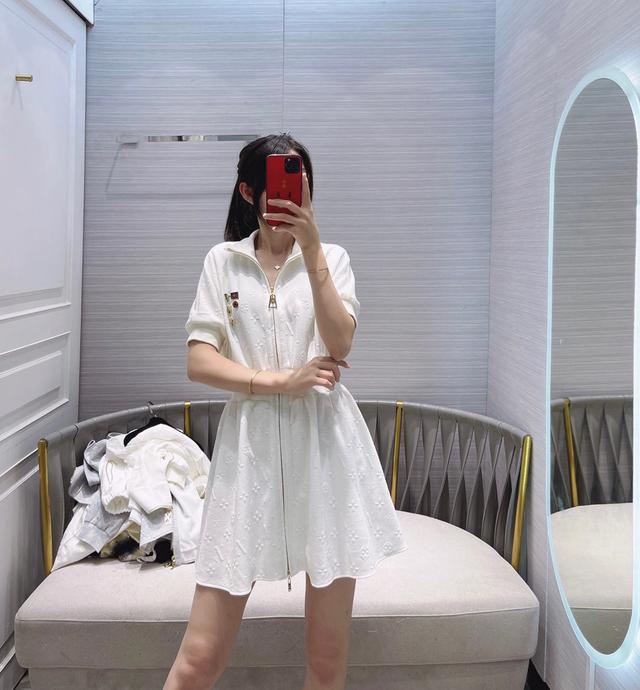 lv爆款拉链连衣裙