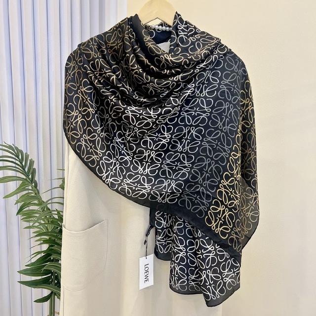 新款🔥🔥🔥款号B6202，新款围巾🧣礼盒装，💰💰批490元