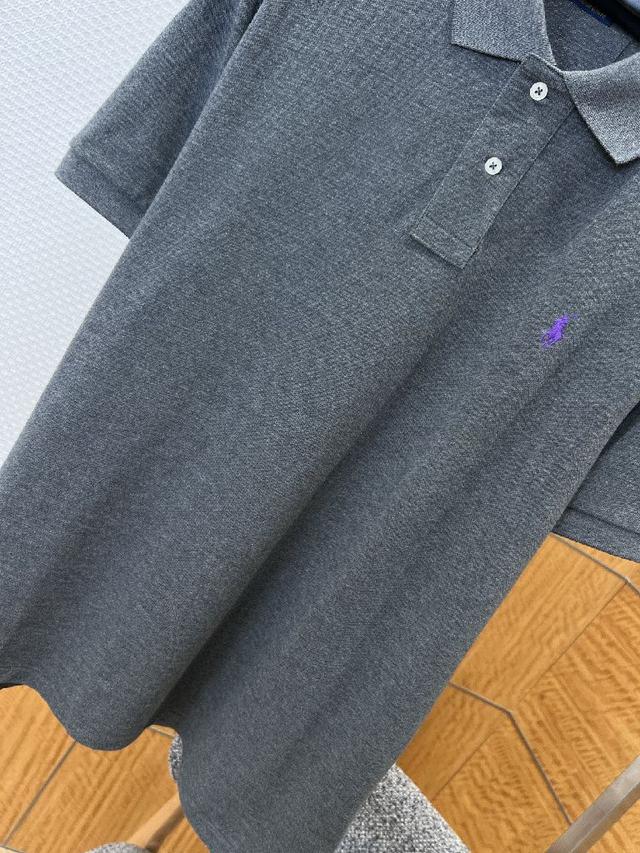 穿脱便捷且视觉整洁有序，既能单穿彰显随性，也能内搭打造叠穿层次