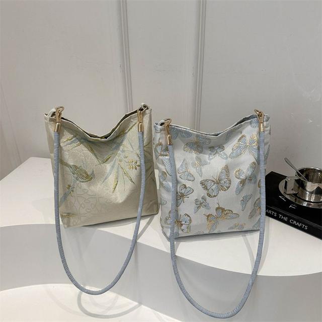 春夏新品新中式淡雅金絲刺繡質感單肩包(預購)