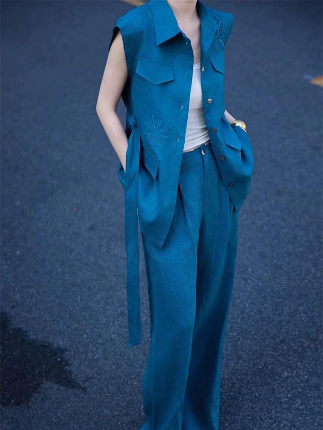 当意大利手工艺术邂逅现代剪裁，每一针都是匠心的倾注——精选重工