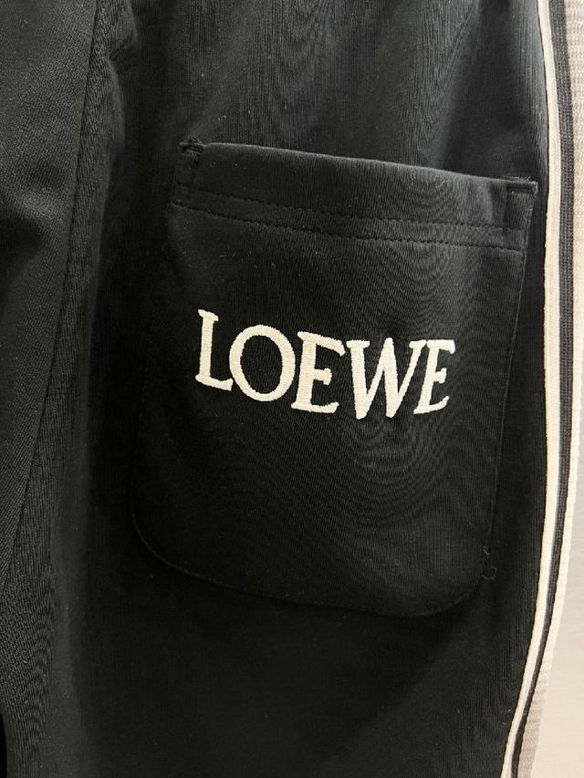 细节无可挑剔，顶级辅料配备，原版logo设计理念，手感细腻柔软