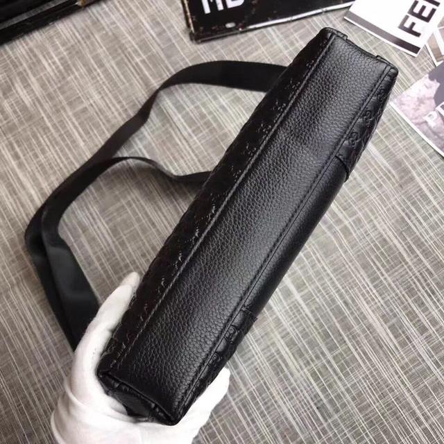 選皮料-高檔进口牛皮，進口內襯設計🐮