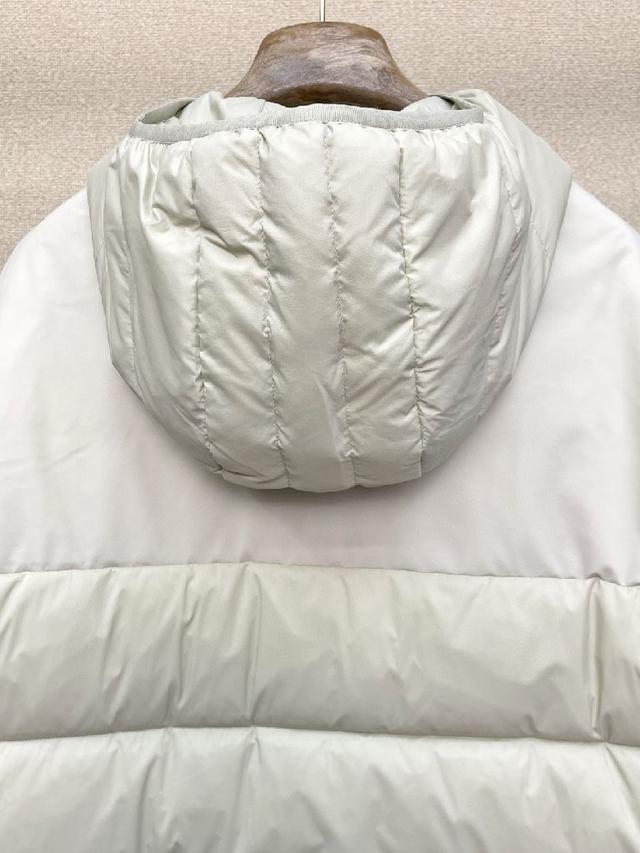 Moncler Maya经典短款羽绒服夹克外套.