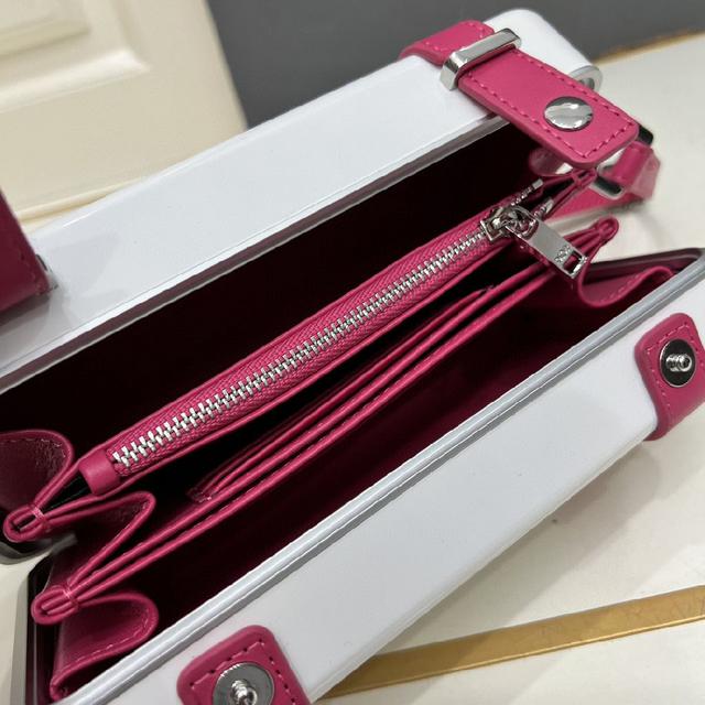 Rimowα被巨头收购，感觉档次又提高了一个度，尤其是实物小盒子采用