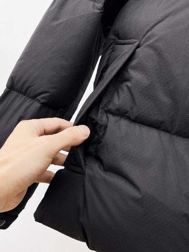 2025秋冬新款羽绒服。这款号称羽绒服届最贵的，全部90绒