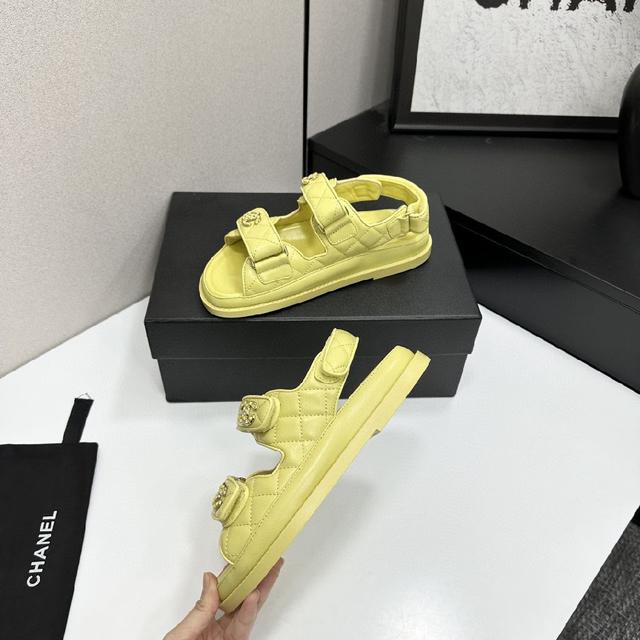 众多明星网红上脚，国内外博主刷爆的一个百搭系列