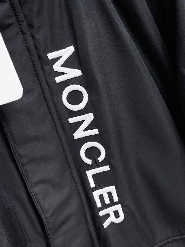 官网款2025秋冬新款羽绒服。这款号称羽绒服届最高端的