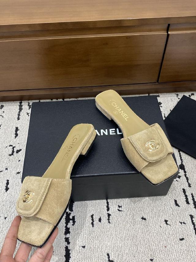 鞋面进口羊皮，内里垫脚进口羊皮