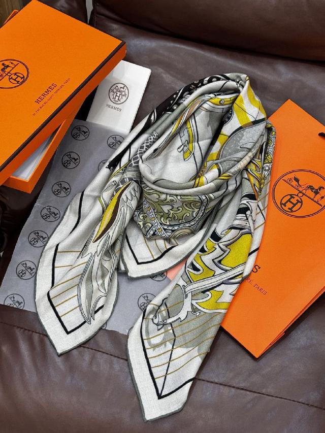 爱马仕双面同色羊绒方巾【双面同色140】，顶级工艺超值‼️