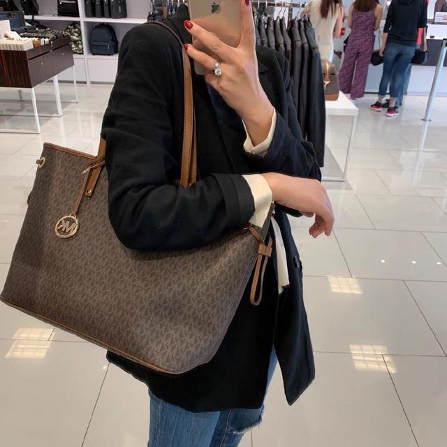 2020新款抽绳托特包单肩购物袋🛍️经典原厂御用PVC字母