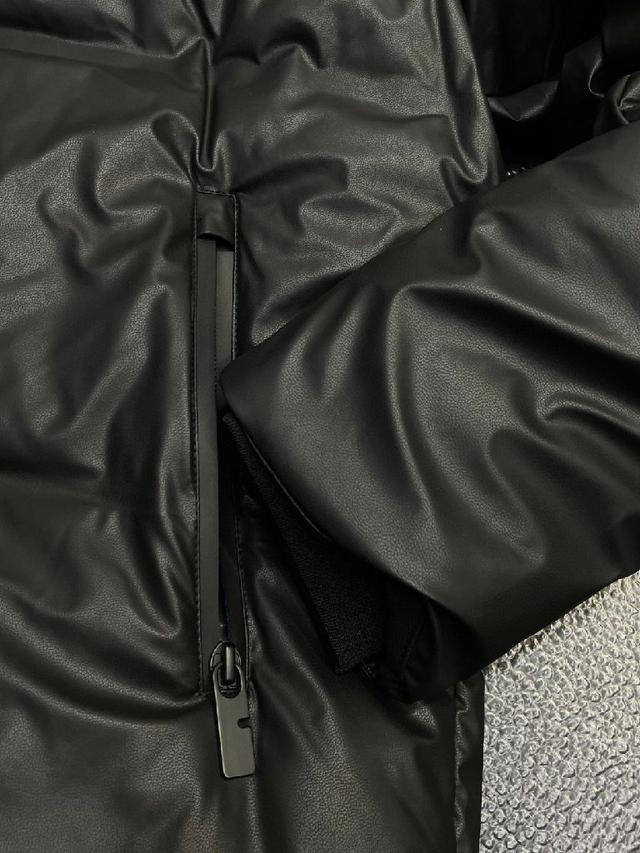 秋冬非常实穿的一款！羽绒与羊毛的碰撞！  合体的版型