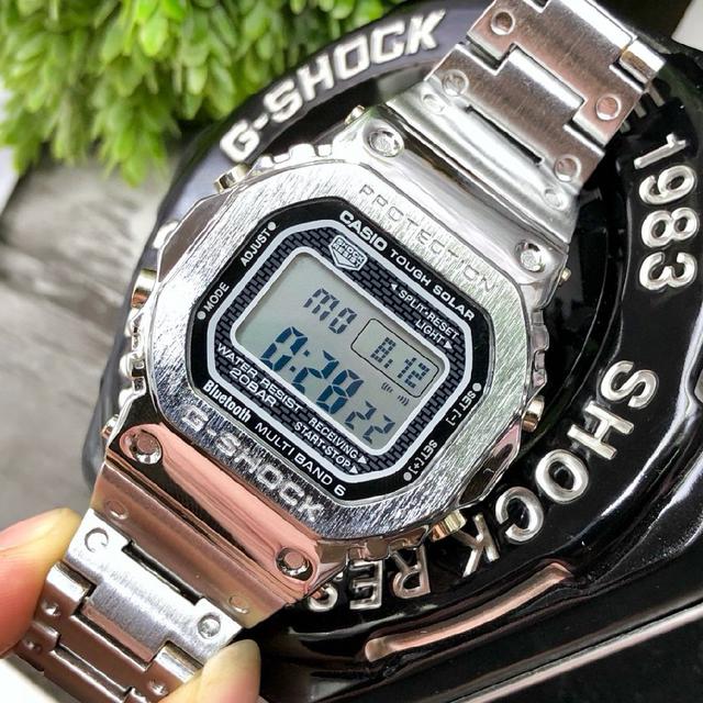 全新康卡斯运动系列以1954年原型表款为灵感，保留其设计精髓，