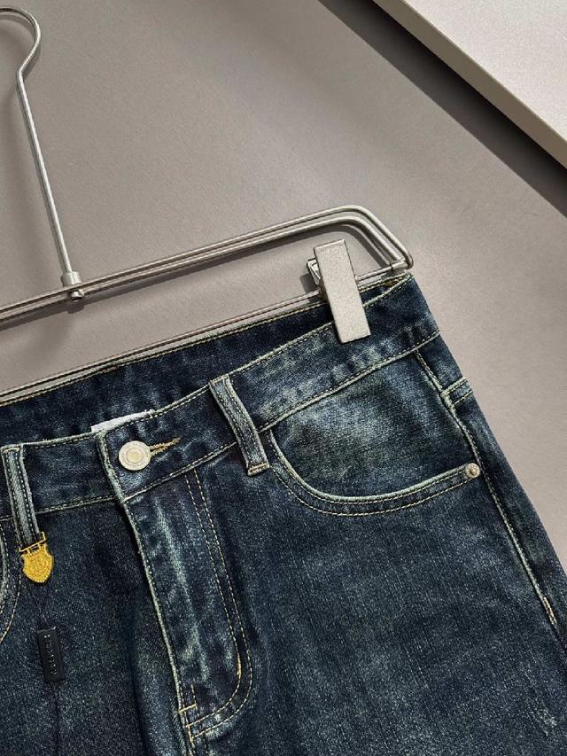 2025四季款新品经典眼睛元素修身牛仔裤长裤，