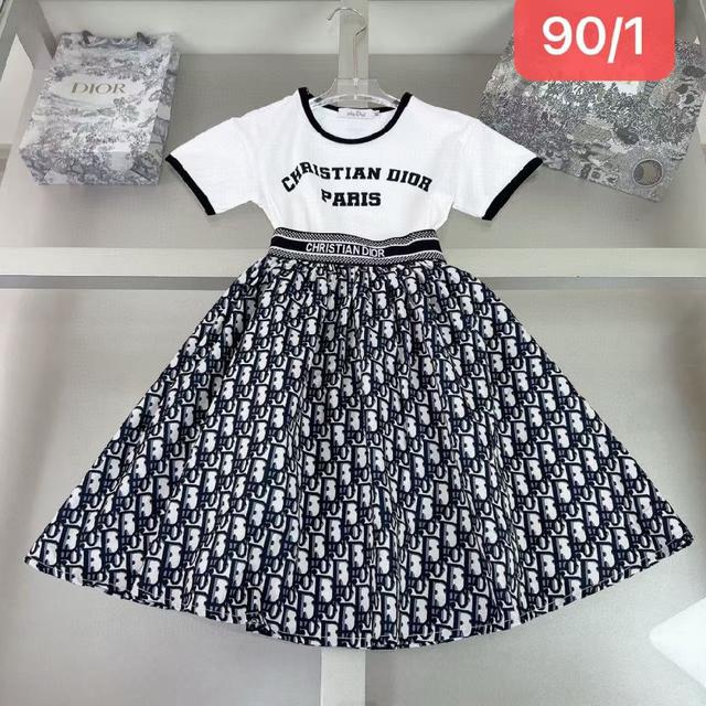 900元选一套，1400元选二套！2000元三套