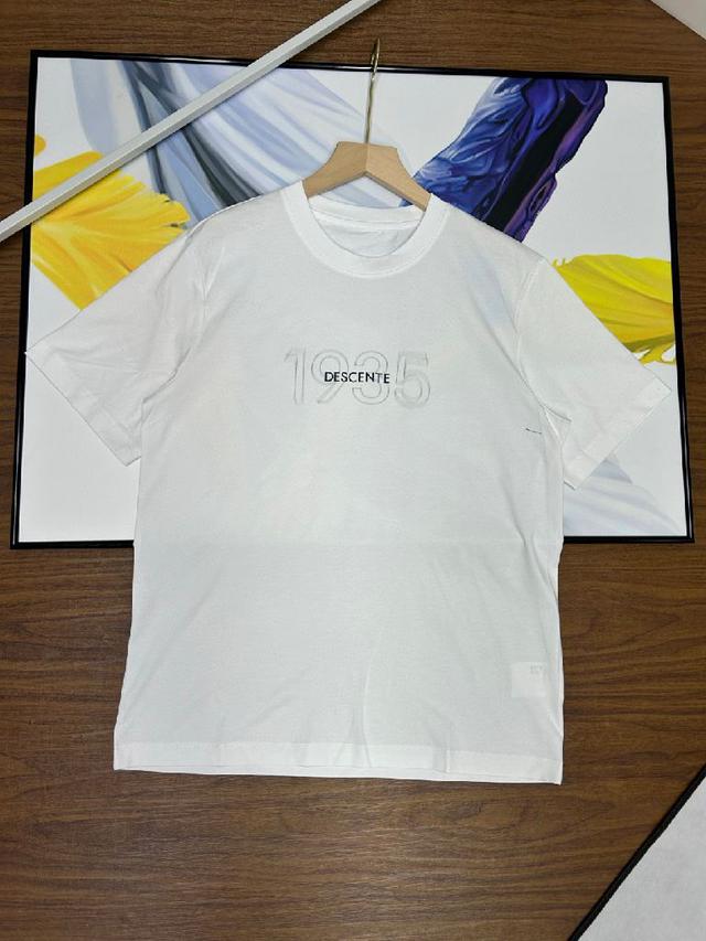 DESCENTE迪桑特立体感硅胶Logo标志！短袖T恤夏季运动休闲透气T恤
