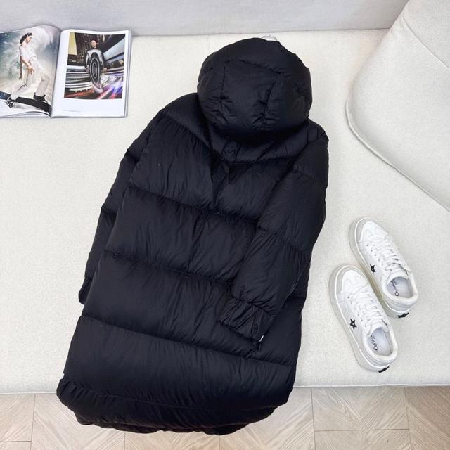 秋冬最新款下摆双侧拉链设计连帽长款过膝羽绒服