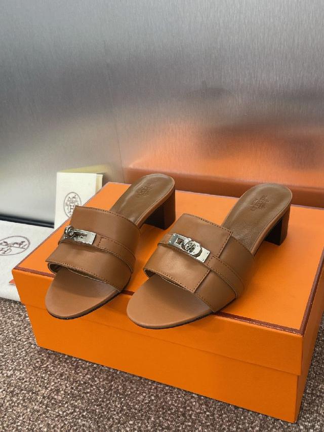 爱马仕 Hermes 春夏经典款 Giulia 粗跟拼色女鞋  H家 平底