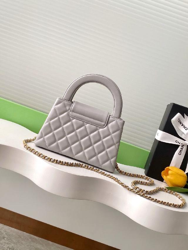 时尚是一个轮回，大热门中古kelly被Chanel重新设计焕发生机，