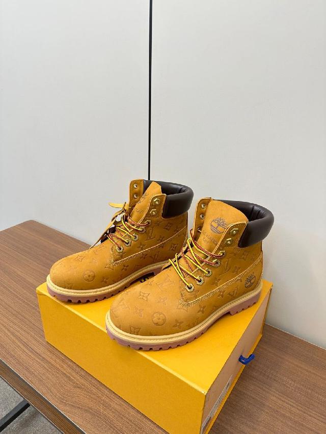 LV x Timberland 及踝靴取材 Monogram 压纹防水正绒面牛皮革
