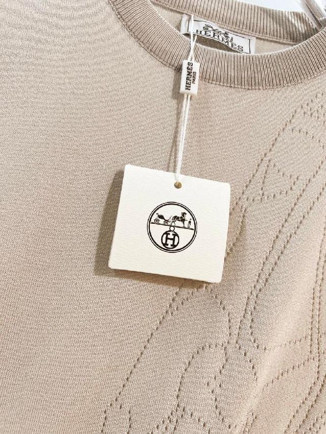 HERMES 爱马仕 拼色领 针织衫圆领 升级，灵感源自八十年代复古