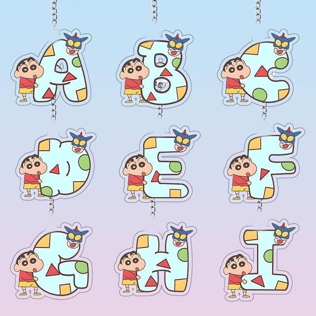 📌蠟筆小新 睡衣造型字母壓克力鑰匙圈 吊飾
