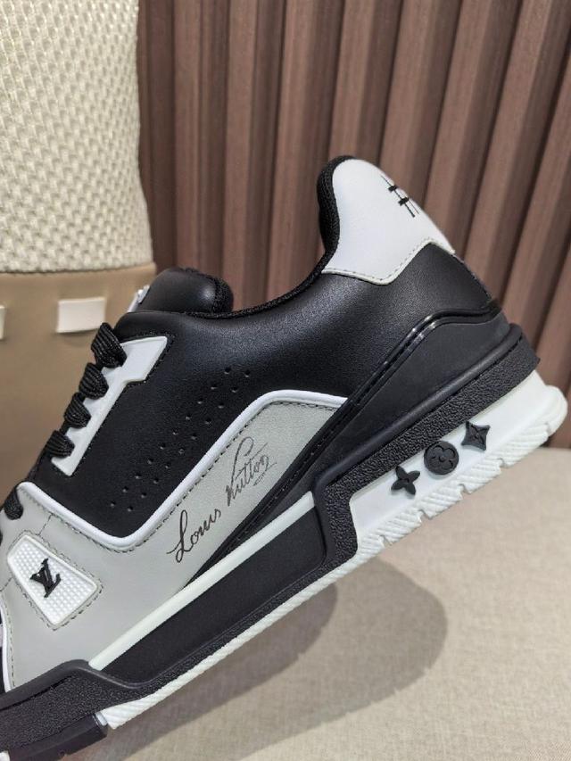 顶尖品质工厂出品，把控有制！所以整体下来一双鞋子的成本巨大！