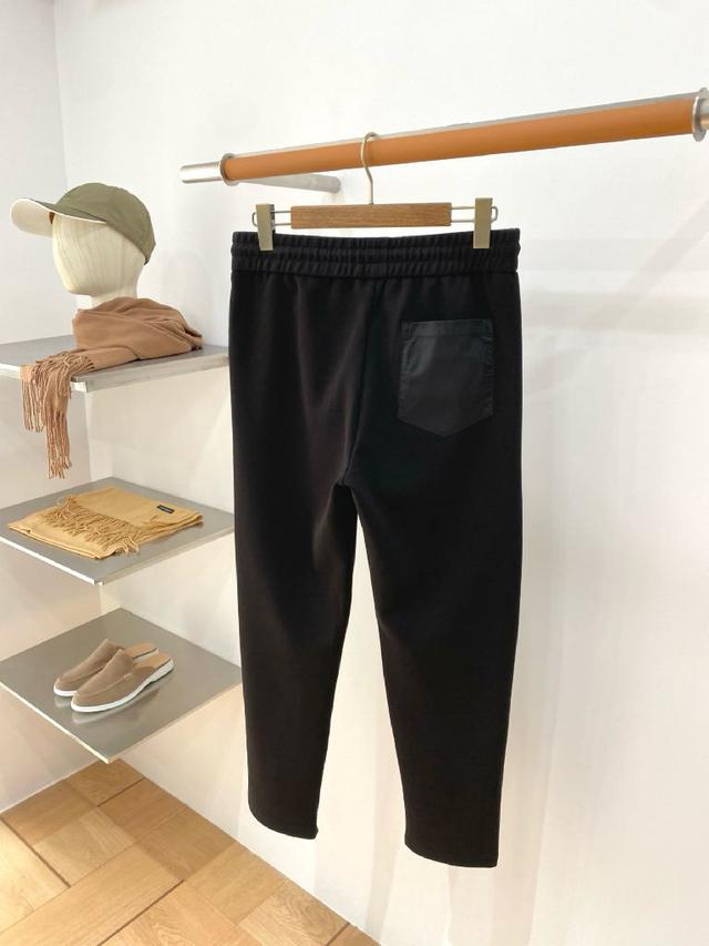 品牌l织带高级感满满。更显年轻活力，定制高端面料