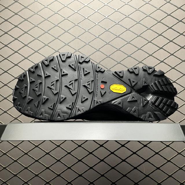 马拉松徒步鞋 采用Vibram橡胶大底 超强地面咬合力稳走复杂路况