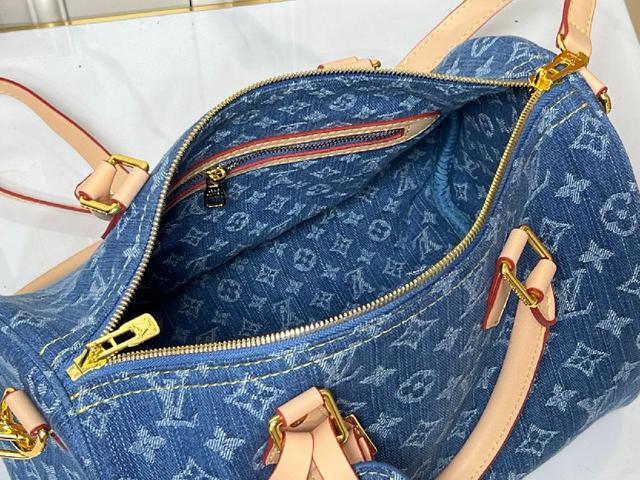 推出了经典的“彩色Monogram”系列，随即引发潮流风暴。