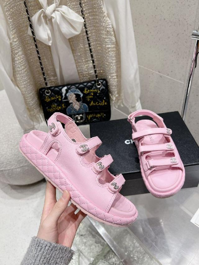 CHANEL·香奈儿 2025早春新款 小香菱格双钻扣魔术贴三带沙滩拖鞋凉鞋凉拖