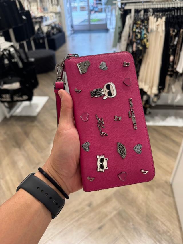 美國🇺🇸 Karl 老佛爺立體卯釘拉鍊長夾 #03/11