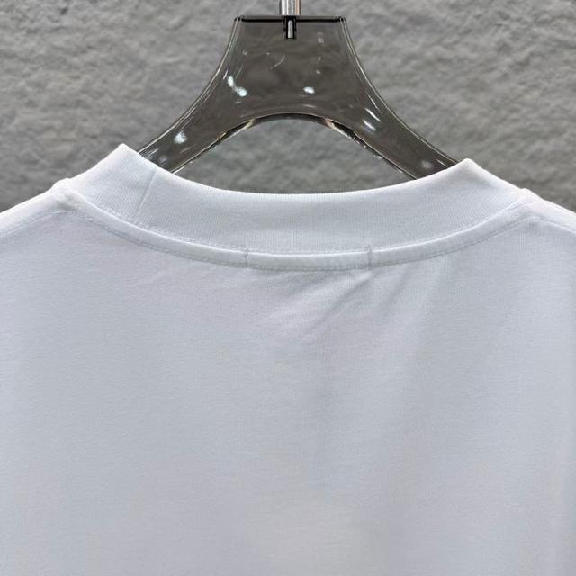 2026春夏新款 3D立体滴胶 五金点缀 圆领短袖t恤 上身超舒服