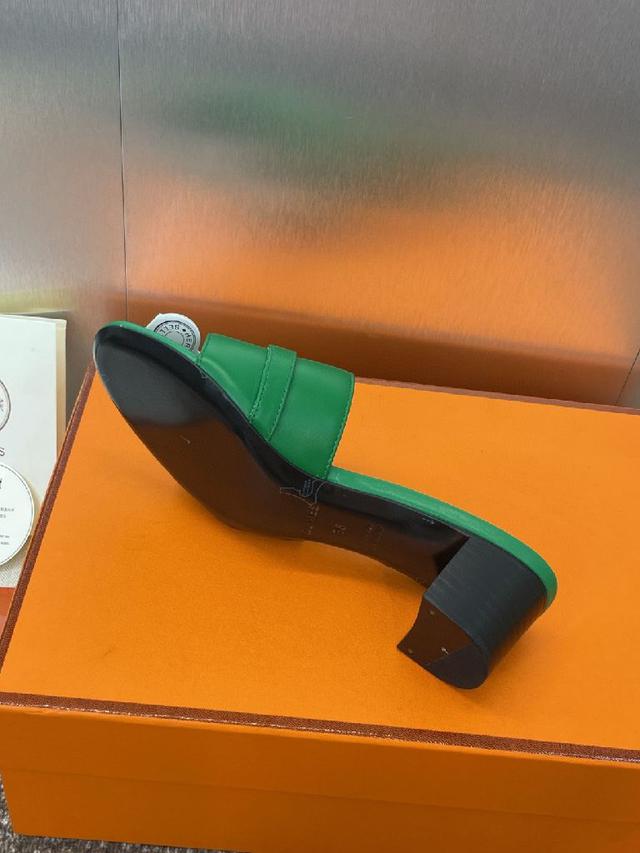 爱马仕 Hermes 春夏经典款 Giulia 粗跟拼色女鞋  H家 平底