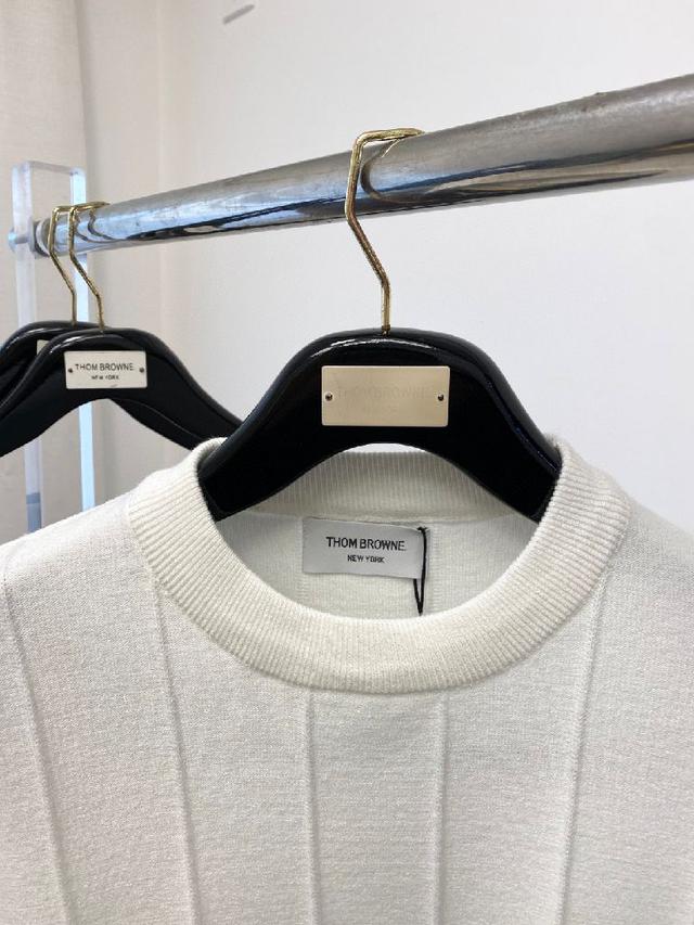 2025新品羊毛衣 具有手感细腻柔软，可直接与肌肤接触，