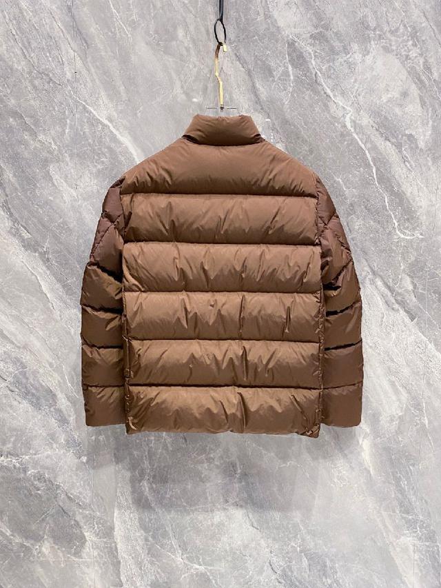 2025秋冬专柜同步新品发布，最新款羽绒服出货，全部