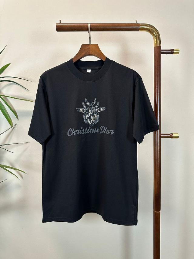 春夏最新品牛仔裤🔥专柜热销款 品味与价值共享 身穿着